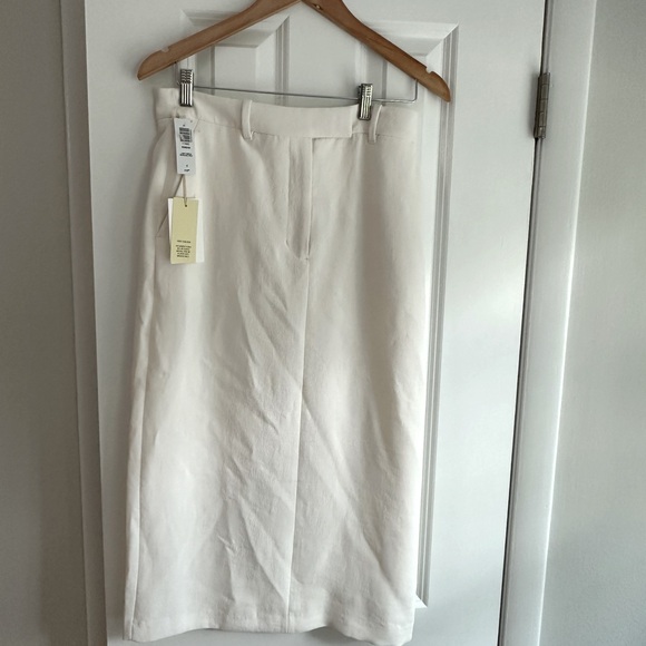 Aritzia Dresses & Skirts - Chic, high-waisted ivory pencil skirt